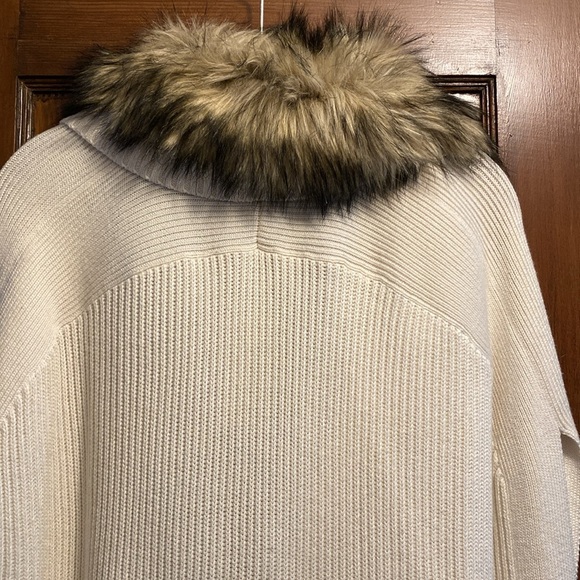 MICHAEL Michael Kors Faux-Fur Buckle/Zip Up Poncho - Picture 7 of 14